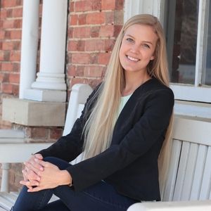 Meet your Posher, Courtney